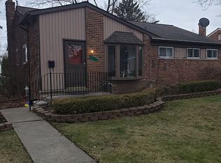32117 Loomis Dr, Farmington, MI 48336