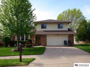 6205 N 111th Cir, Omaha, NE 68164