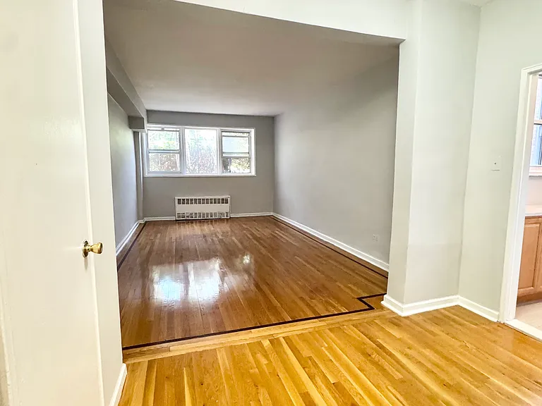 820 Ocean Pkwy #10 — Photo 2