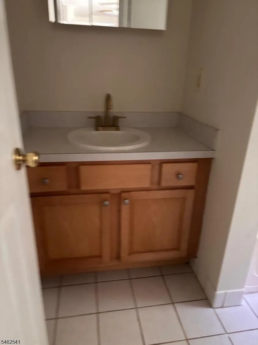 1 bed, 1.0 bath, $1,650 — Photo 4