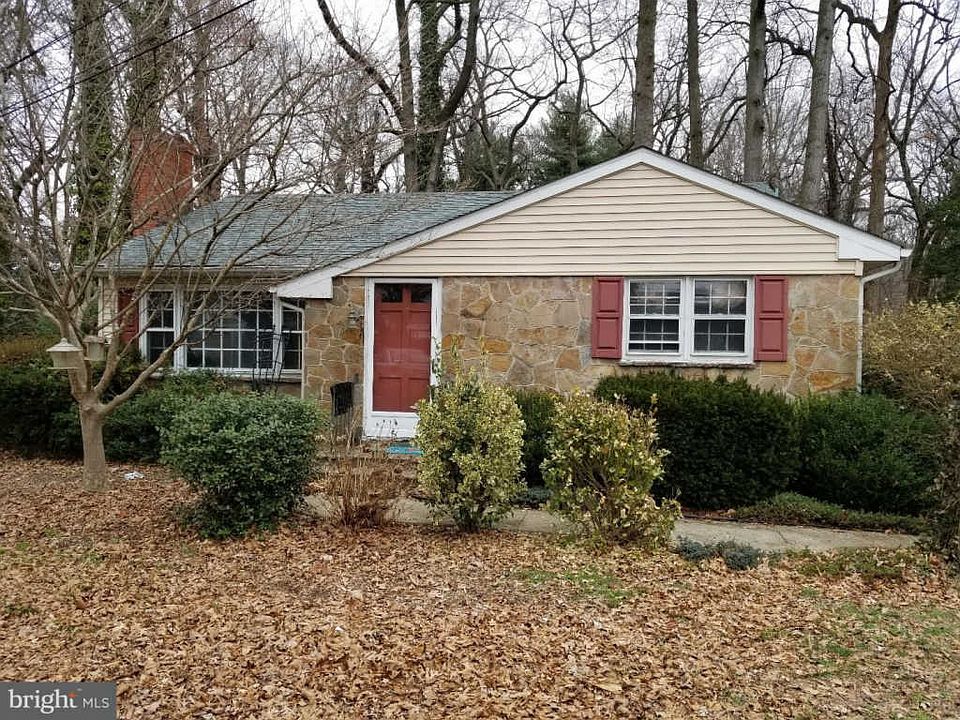 2nd image of 6 Carolee Dr