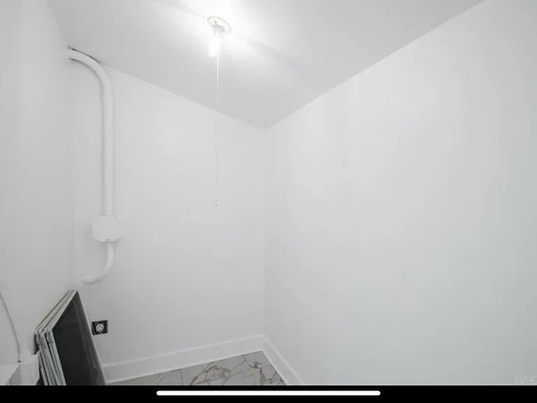 2501 S Maple St — Photo 5