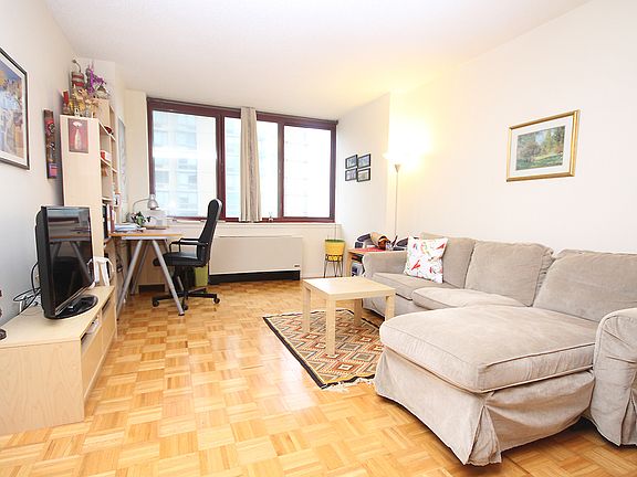 5th image of 4-74 48th Ave #30E