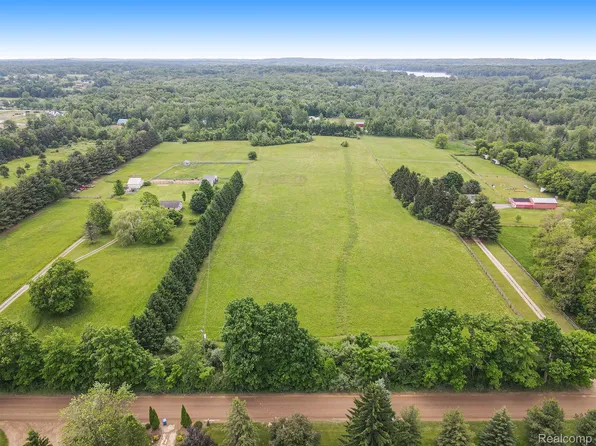 0 Rose St, Fenton, MI 48430