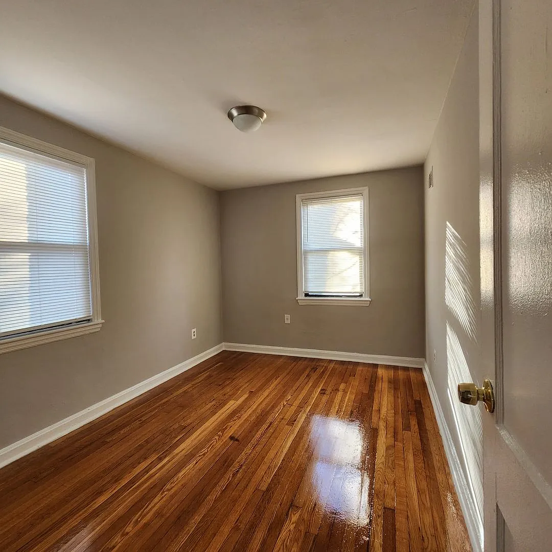 429 Burbank St Se — Photo 4