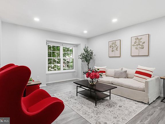 5th image of 660 Ivy League Ln Unit 14-83