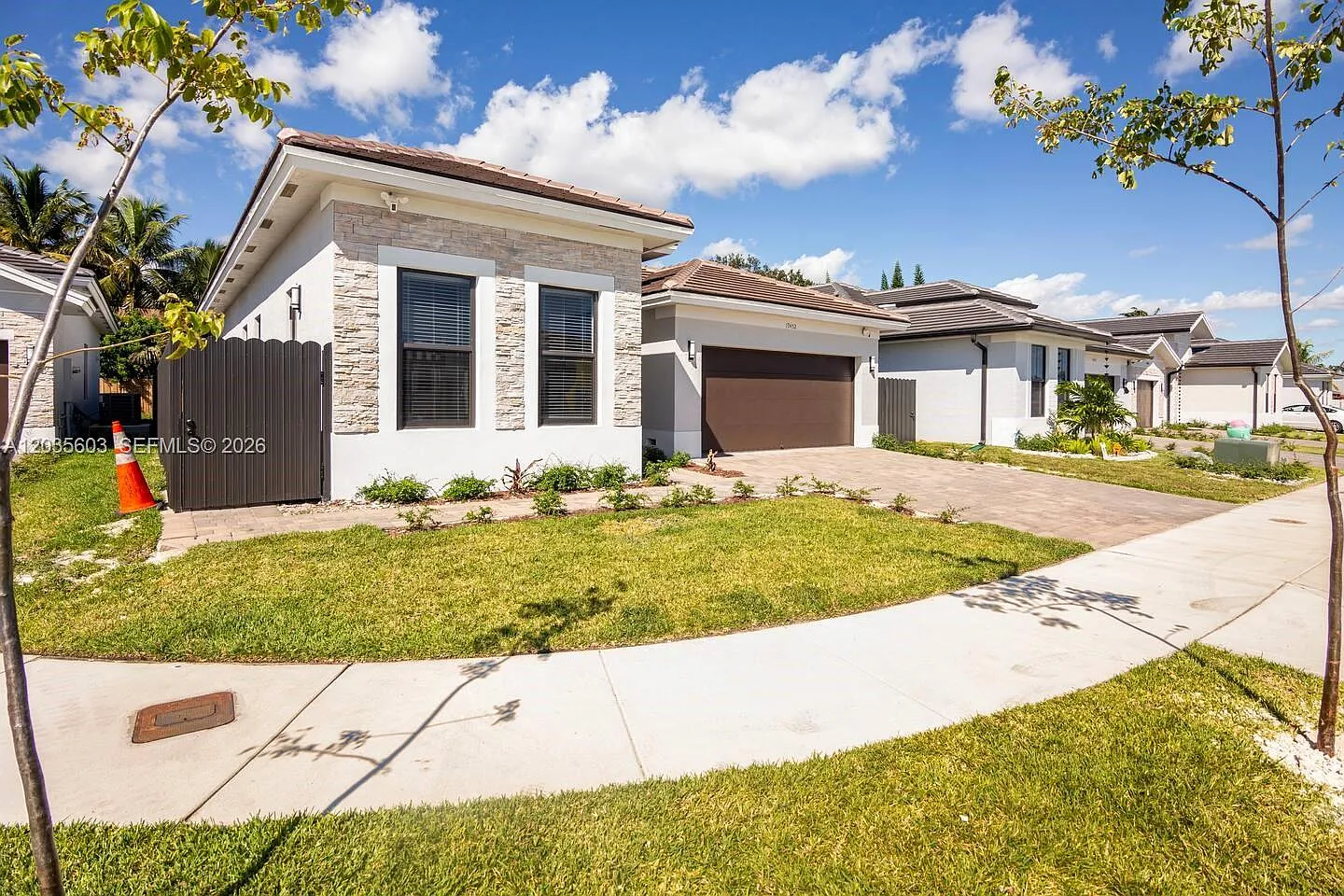 San Antonio Estates — Photo 2