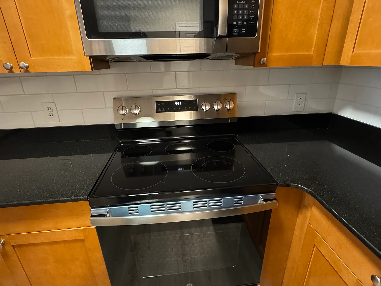 2 bed, 1160 sqft, $3,325 — Photo 4