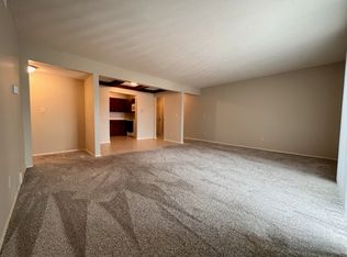 2620 S 70th St #109, Lincoln, NE 68506