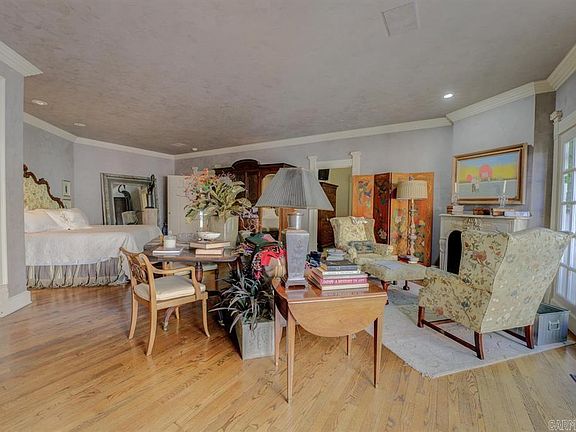 14th image of this home