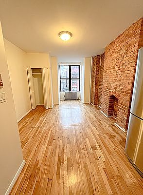 1st image of 262 Saint James Pl APT 3A