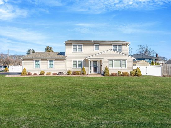 79 Palmer Drive, Sayville, NY 11782