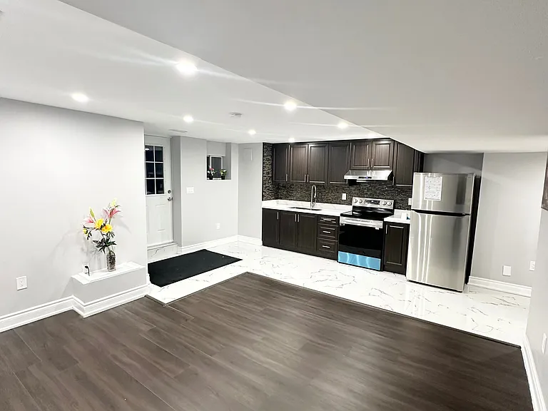 6962 14th Ave #BASEMENT — Photo 1