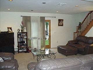 2nd image of 116 Van Buren St
