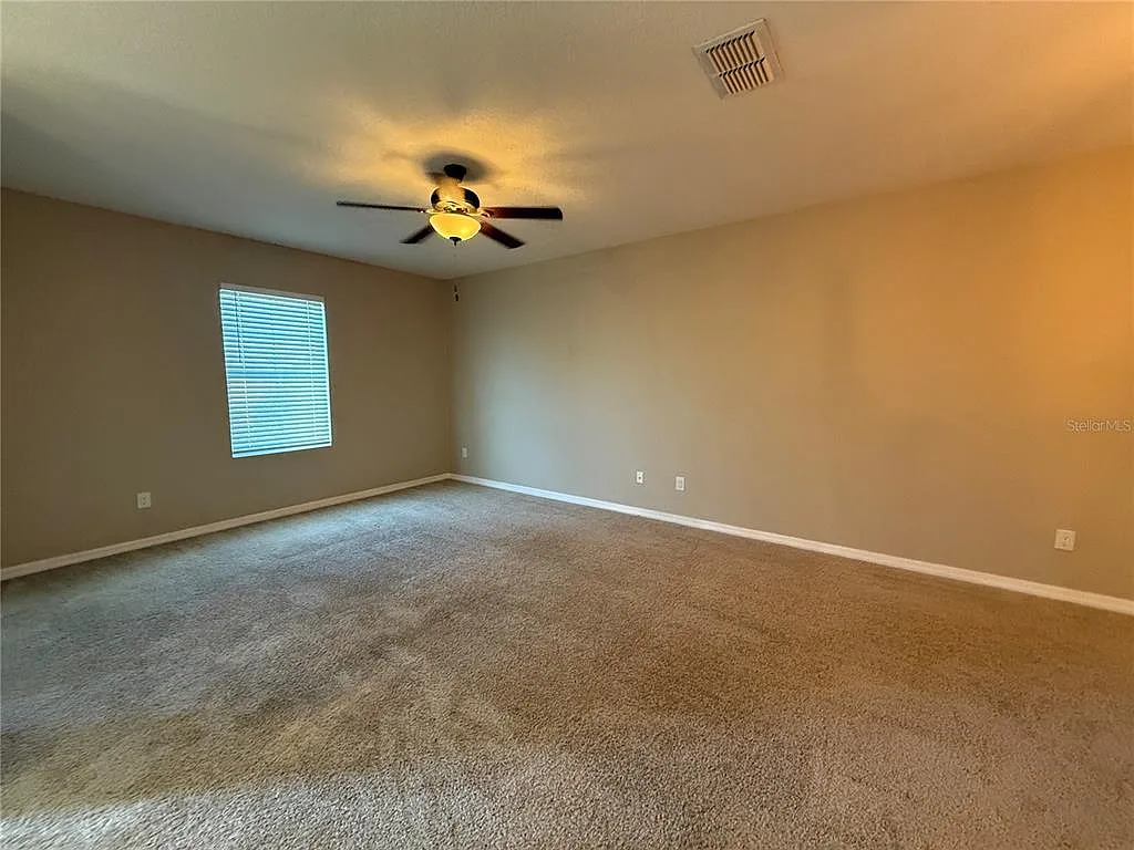 3 bed, 2.5 bath, 1695 sqft, $2,000 — Photo 4