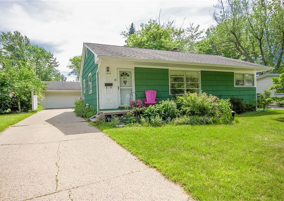 1st image of 1415 Argyle Cres