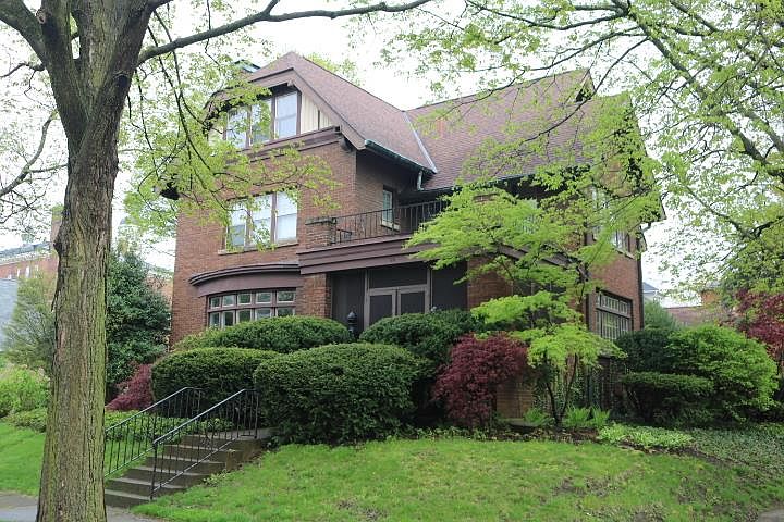1st image of 125 E Vine St