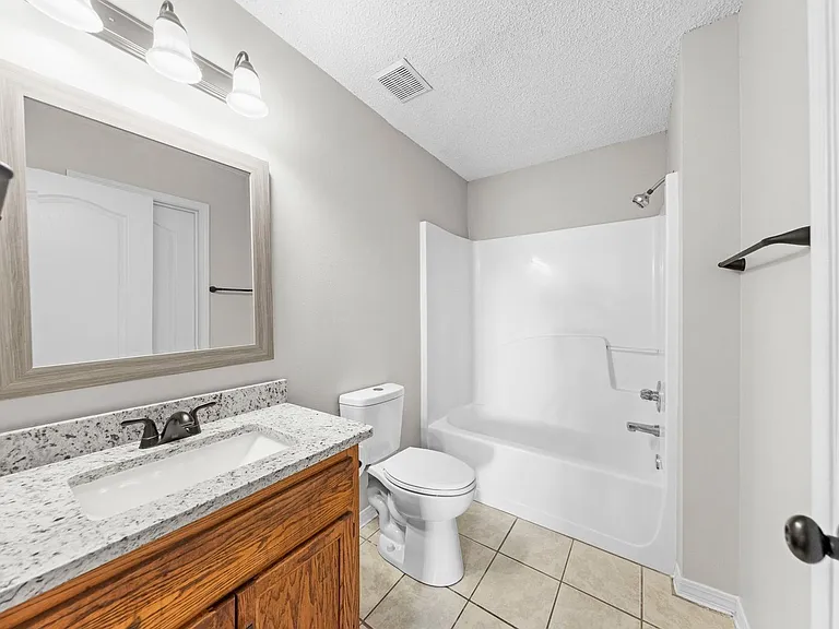 502 Hyde Park Dr — Photo 16