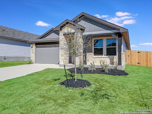 3rd image of 11709 Mustang Grove
