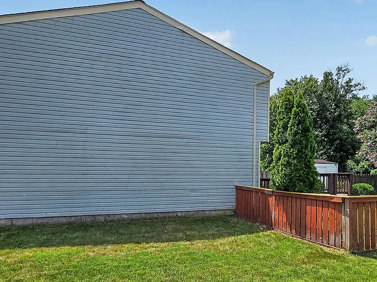 3591 Laurel View Ct — Photo 5