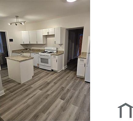 4th image of 8825 S Michigan Ave