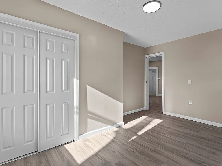 1229 N Courtland Ave — Photo 13