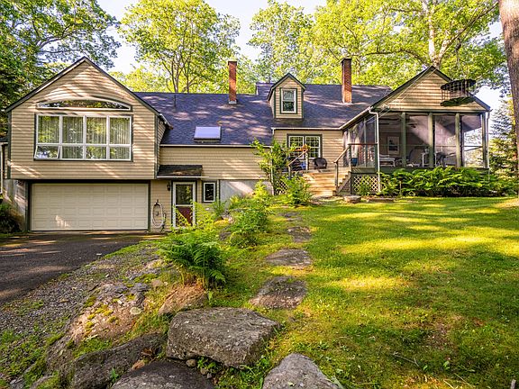 3rd image of 568 Bluff Road