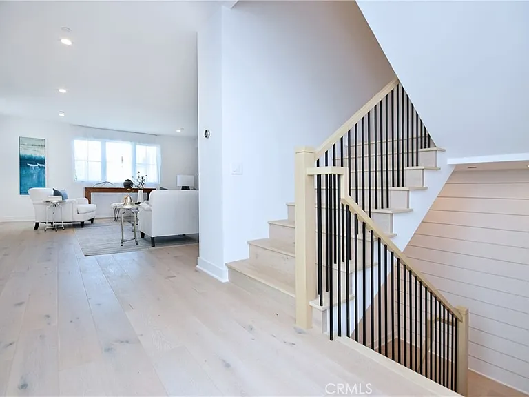 4641 Cahuenga Blvd — Photo 10