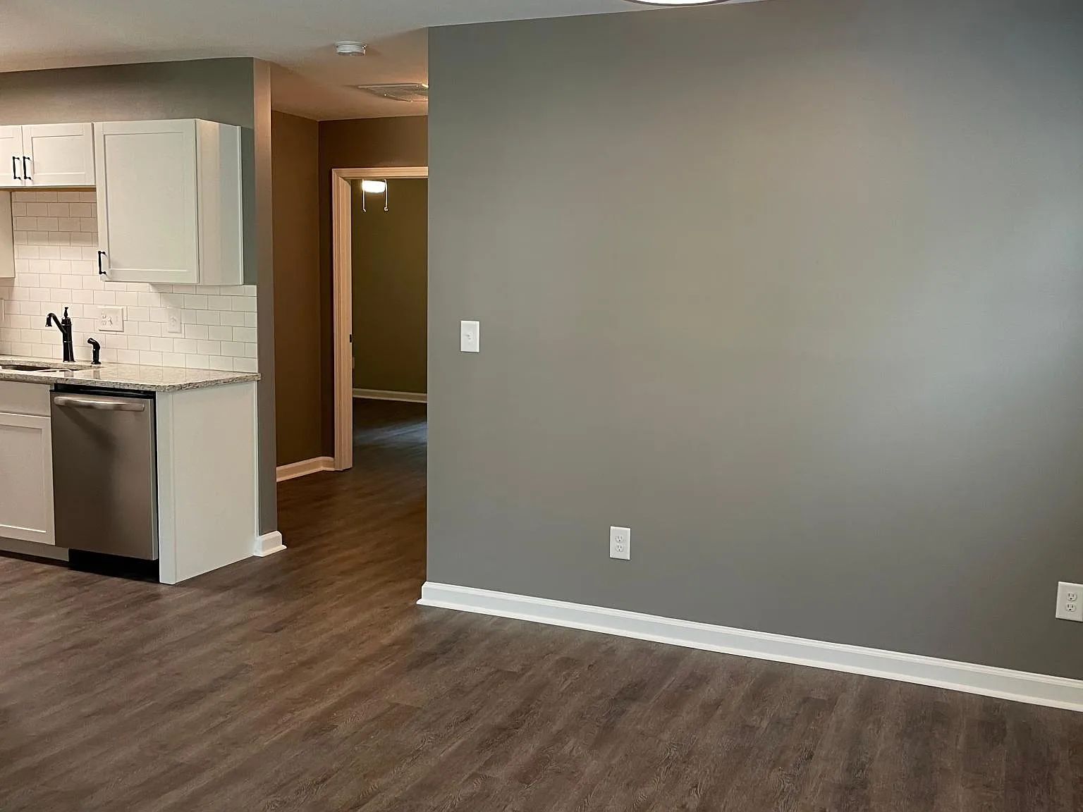 3 bed, 1040 sqft, $1,900 — Photo 4