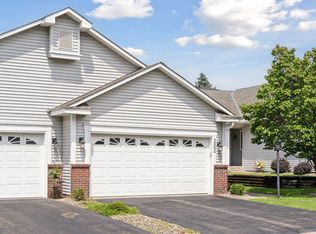 502 Deer Ridge Ln S, Maplewood, MN 55119