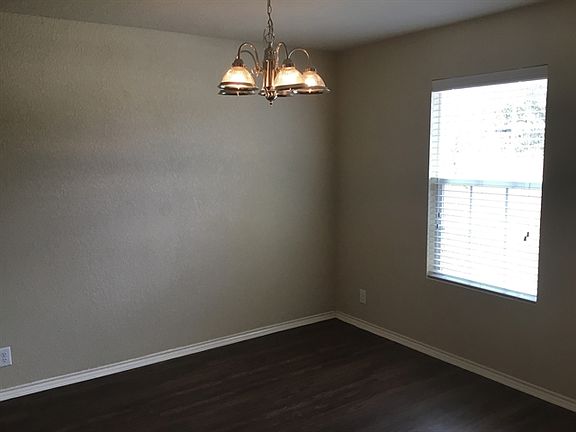 4th image of 843-6 Aaron St