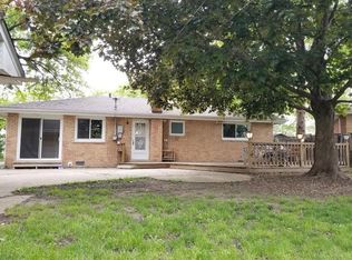 889 E Capri Dr, Palatine, IL 60074