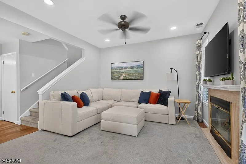 2 bed, 2.5 bath, $3,200 — Photo 3
