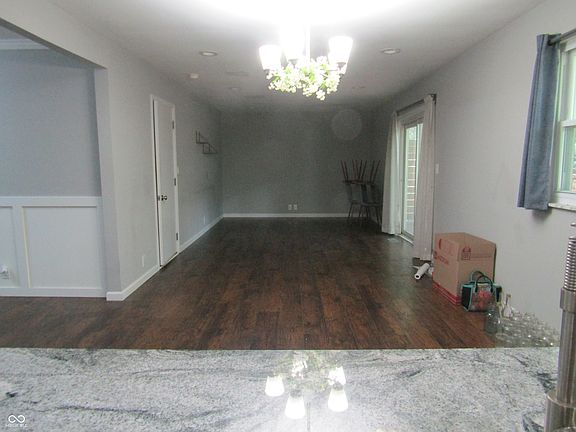 4th image of 48 Knoll Crest Ct