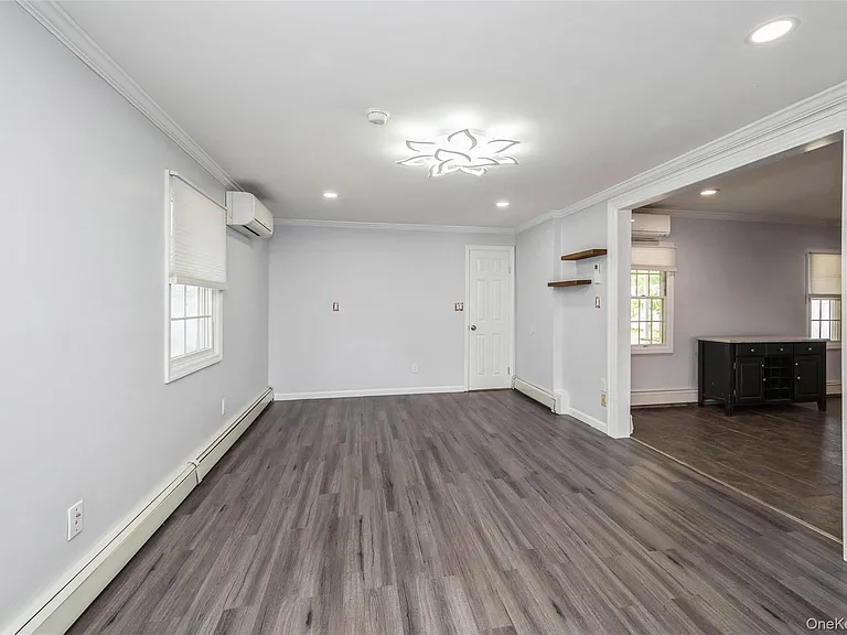 14 Tailor Ln — Photo 4