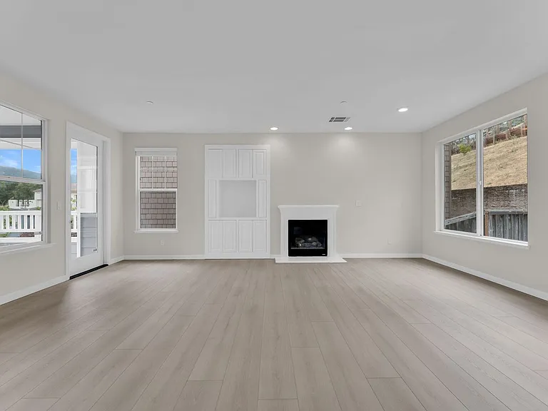 32 Rowe Ranch Dr — Photo 5