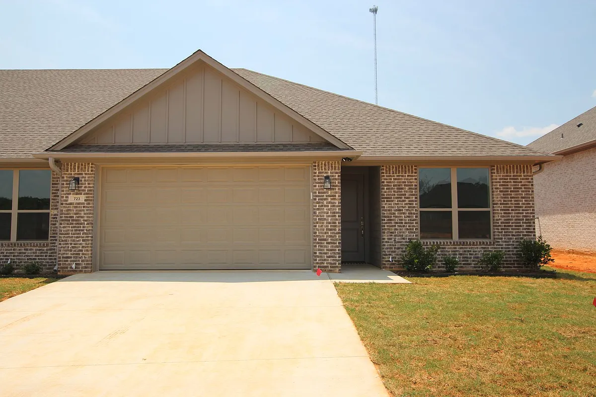 Building Photo - 715 Freedom Way