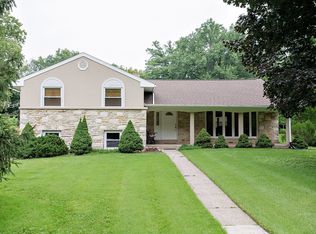 1174 Valley Rd, Rydal, PA 19046