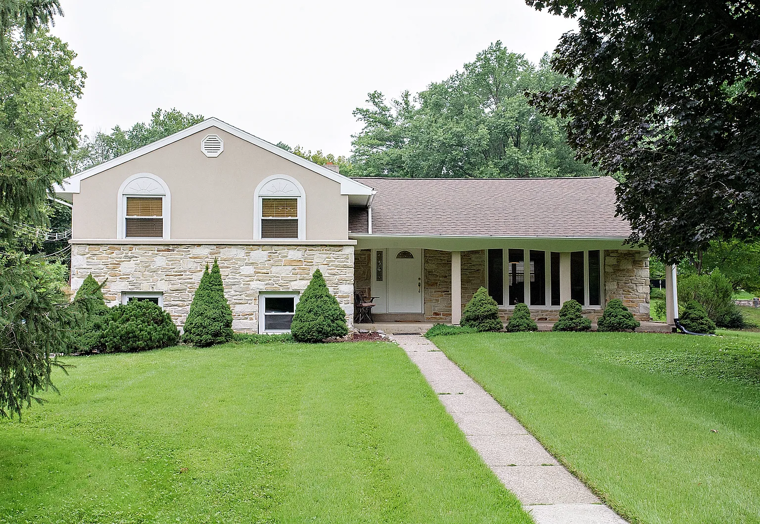 1174 Valley Rd photo 1