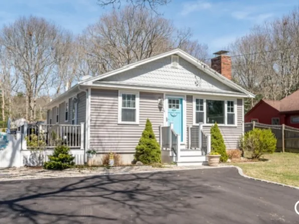 16 Harborview Dr, East Falmouth, MA 02536