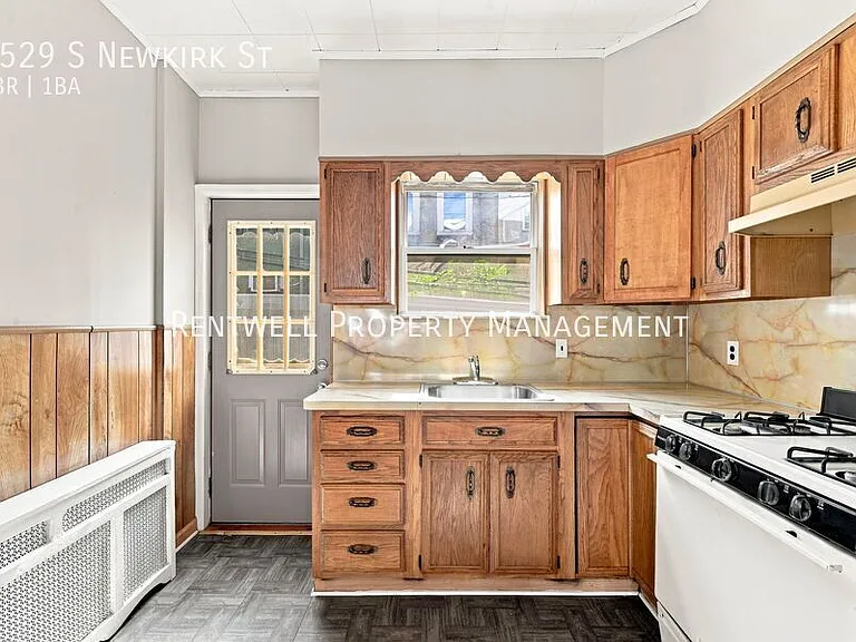 1529 S Newkirk St — Photo 12