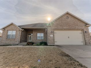 1251 Cavalry Ln, Prairie Grove, AR 72753