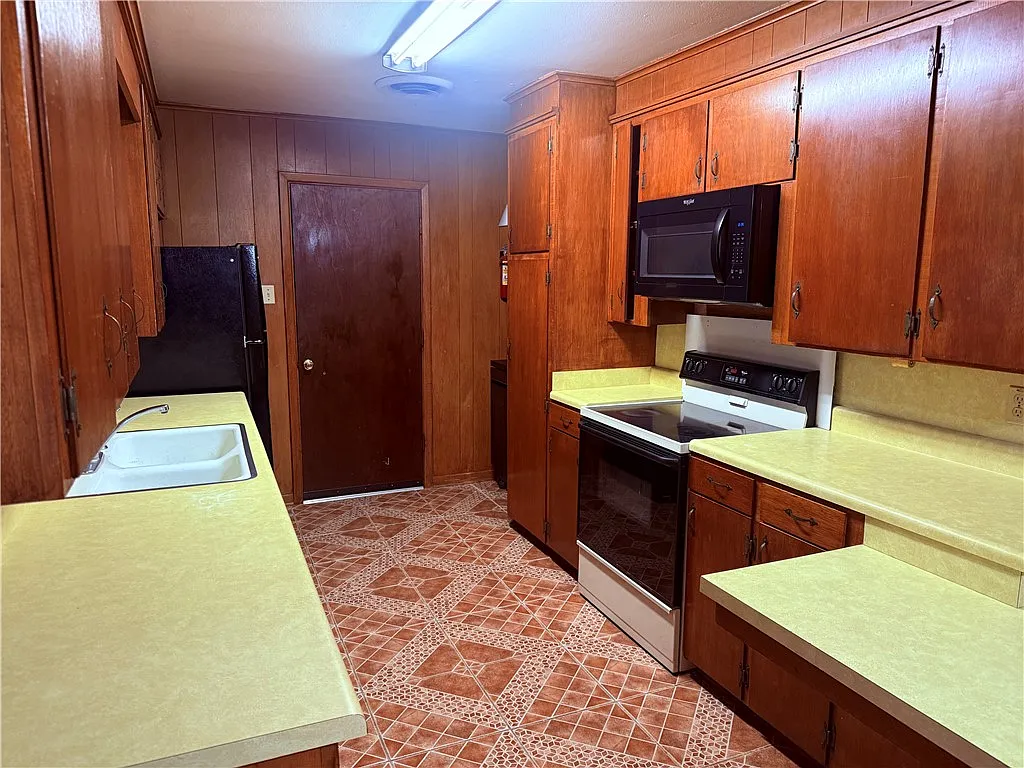 3 bed, 2.0 bath, 1443 sqft, $1,650 — Photo 4