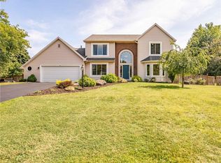 14 Terrain Dr, Rochester, NY 14618