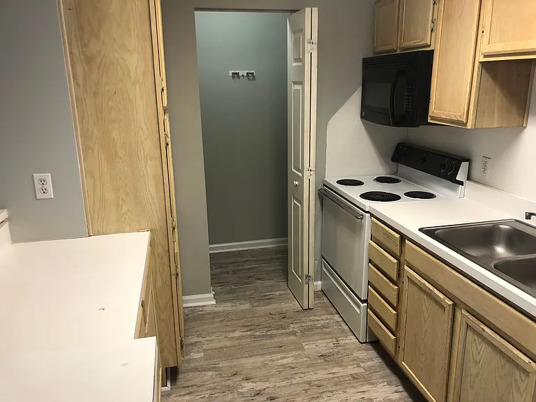 1070 Jessamine Trl — Photo 31