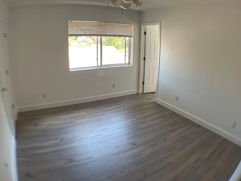 2115 N West St — Photo 14