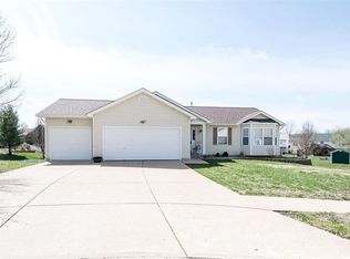 106 Pebble Ct, Imperial, MO 63052