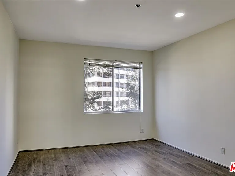 10610 Wilshire Blvd #533 — Photo 10