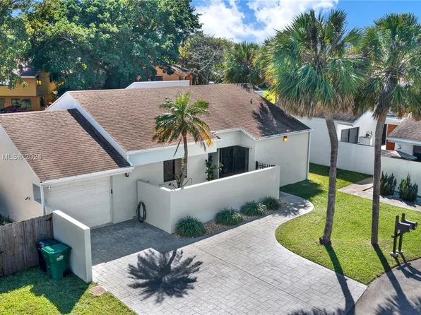 20418 SW 85th Ave, Cutler Bay, FL 33189