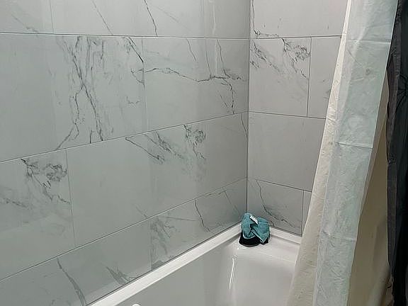 4th image of 4103 Meadowbrook Dr